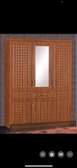 Armoire marron et blanc