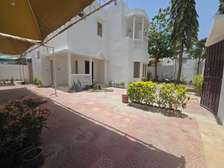 Villa R+1 F4 avec Jardin à Sipres Mermoz