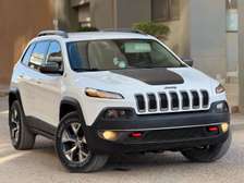 Jeep cheroke Trail hawk 4 cylindres