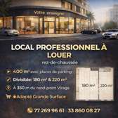 SHOWROOM DE 400M2 A NGOR-VIRAGE