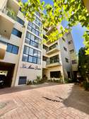 Appartement F4 de 200 m2 à louer au Point E