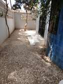 Une Petite villa de 3 chambres salon à louer aux Almadies
