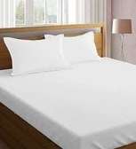 Drap blanche 100% coton avec 2 oreillers