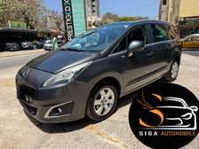 LOCATION DE VOITURE PEUGEOT 5008