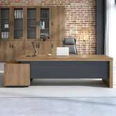 Bureau bois moderne passe-câbles
