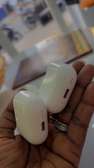 AirPods 4 ANC