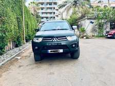 MITSUBISHI PAJERO SPORT 2012