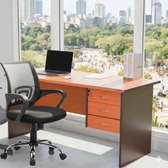 Table Bureau+ chaises roulante vip