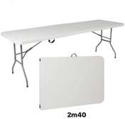 Table pliante 2,40 m blanche robuste pliable