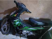 Moto en bon état à vendre avec carte à grise