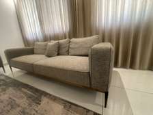 Canapé 3 places gris clair tissu design moderne