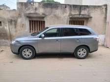 MITSUBISHI OUTLANDER AUTOMATIQUE ESSENCE CLIMATISÉ