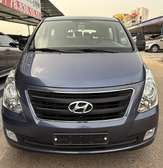 Hyundai Starex 15 places 2017