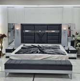 Ensemble chambre à coucher