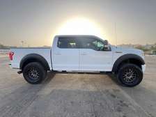FORD F-150 – Surélevé, robuste et prêt à tout !