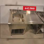 Évier inox professionnel bac unique avec égouttoir intégré