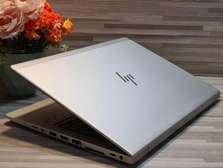 HP ordinateur portable argent compact et performant