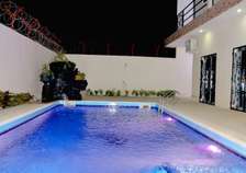 NGAPAROU VILLA LUXUEUSE  CHAMBRE MEUBLE ACCES PISCINE