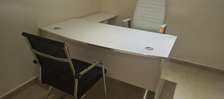 Bureau avec retour blancs