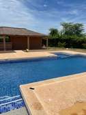 Villa avec piscine dans la résidence Nianing 2