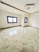 PENTHOUSE F5 A LOUER A NGOR