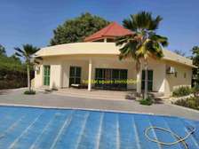 Belle villa piscine à vendre sokone sine Saloum