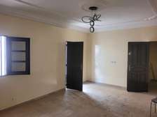 Quatre chambres à louer par mois