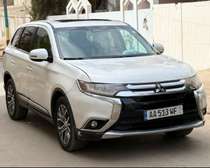 Location mitsubishi 7 places
