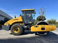 ROULEAU COMPRESSEUR XCMG XS143J