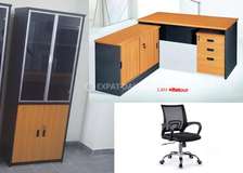 Ensemble Fauteuil Table Bureau et Rangement
