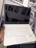 HP envy i7 6th gen / 8gb ram / 256gb
