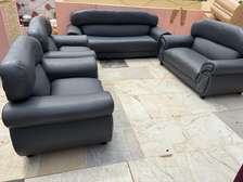Salon  7 place semi cuire