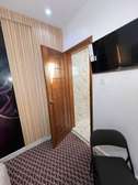 Belle et spacieuse chambre au Point E