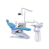 Biobase fauteuil dentaire bleu clair avec lampe intégrée