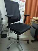 Chaise bureau ergonomique noire dossier maille réglable