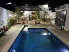 À VENDRE – Villa avec piscine à Nianing
