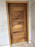 Porte bois massif intérieure vernis poignée métal