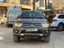 MITSUBISHI L200 2015