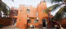 VILLA AVEC PISCINE A VENDRE / SALY