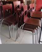 Chaises en bois en fer