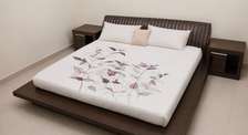 Lit king size et 2 chevets