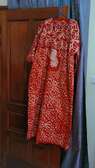 Robe traditionnelle rouge longue manches longues unique
