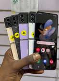Samsung Galaxy z flip 4 venant 128go ram 8go 5g