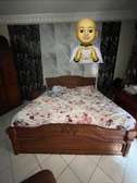 Chambre à couche Double lit avec Armoire et commode A VENDRE