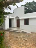 Grande villa 1400m2  à louer sur Fann résidence