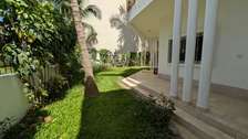 Villa commerciale aux Almadies à louer
