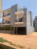 Immeuble R+2 à louer Grand Mbao Cité Sidak