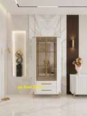Vaisselier design moderne blanc doré avec LED