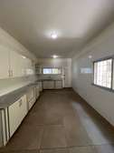 Villa R+1 à vendre au Point E