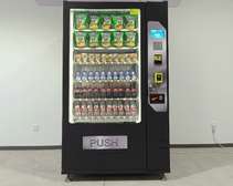 Distributeur automatique de snacks et de boissons